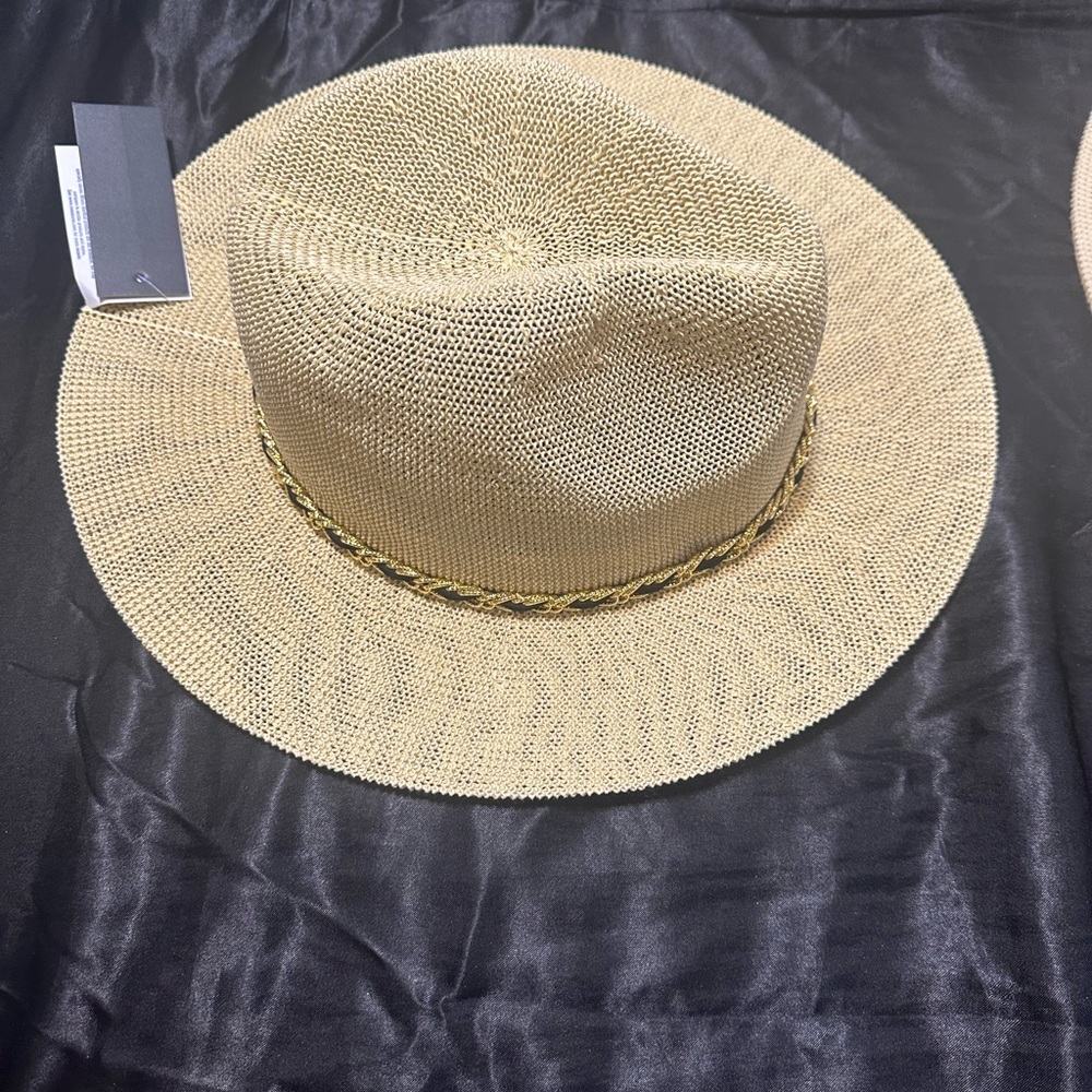 Ladies hat - Picture 2 of 2
